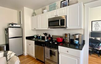 Nicely renovated 1 bed unit located near Cleveland Circle!
