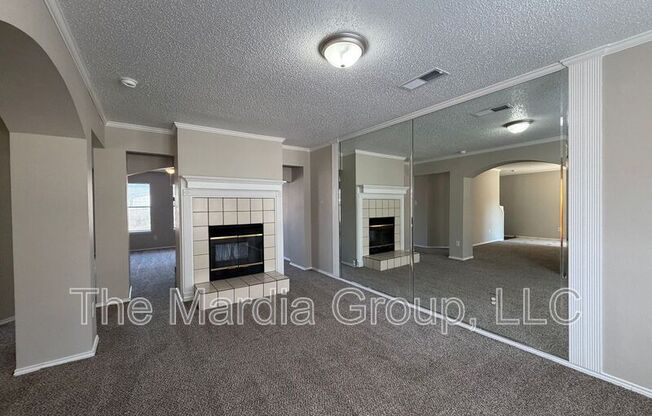 904 SHADY BRK LN