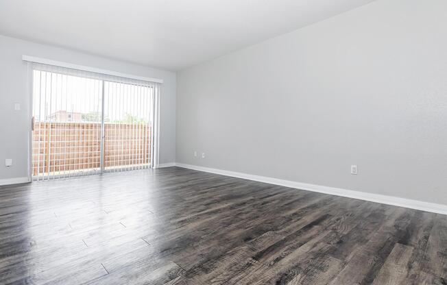 1 bed, 1 bath, 699 sqft, $779