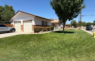 Beautiful 2 bedroom 1 Bath Duplex in Sparks with a 1 Car Garage