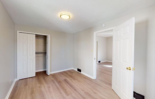 15827 Trafalgar Ave