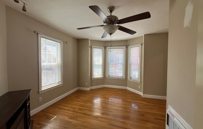 2 WOODVILLE PARK