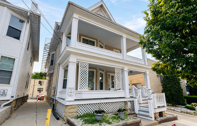 127/129 S Hancock St