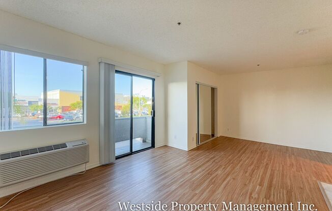 Studio, 1 bath, 350 sqft, $1,875, Unit 109