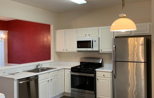 Stunning 3BR/2.5BA Townhome in Top-Rated Fulton County School District