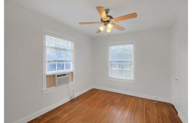 2 beds, 1 bath, $1,995, Unit 401 E. 33rd St