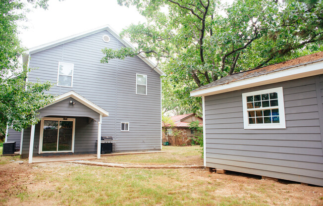 Modern Style Home Minutes from Campus and Downtown Fayetteville