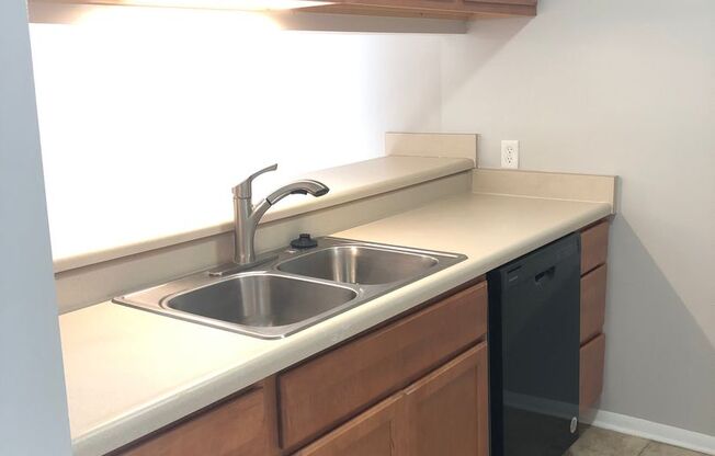 2 beds, 2 baths, 1,042 sqft, $1,249, Unit 5807F