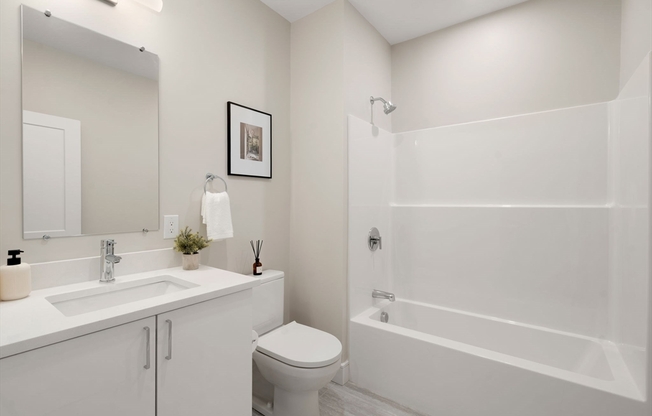 3 beds, 2 baths, 1,099 sqft, $4,300, Unit 507