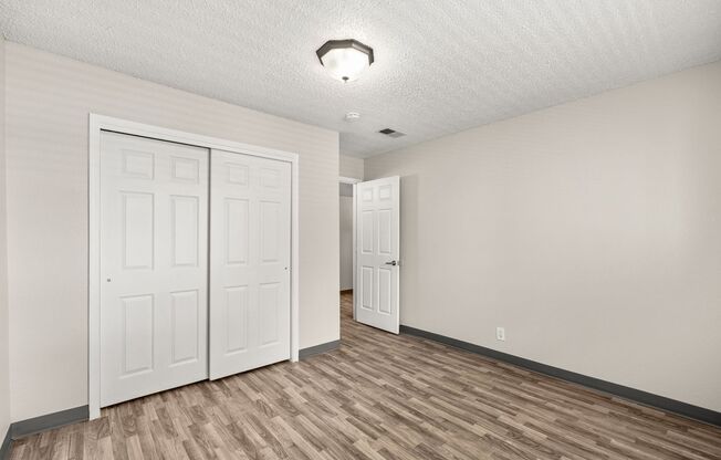 2 beds, 1 bath, 900 sqft, $1,025, Unit 122