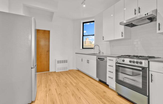 Studio, 1 bath, $3,200, Unit 3-B