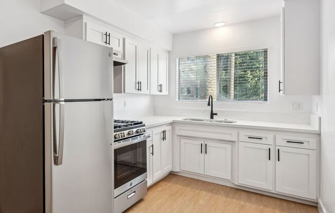 2 beds, 2 baths, 1,025 sqft, $4,198, Unit 215