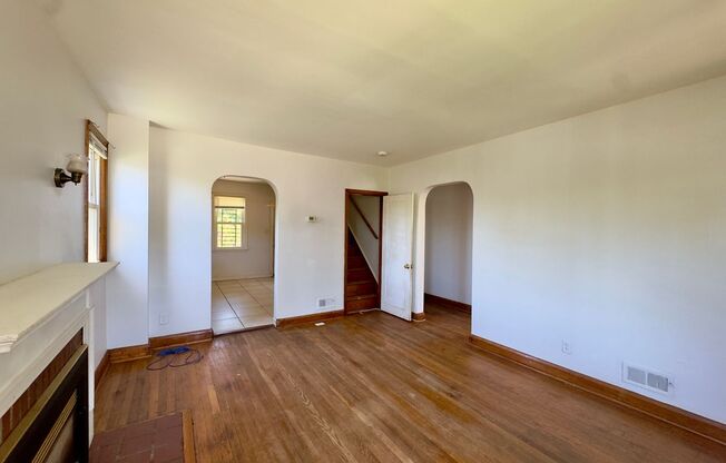 Charming 3 Bedroom/2 Bathroom Home in Parkville, MD!