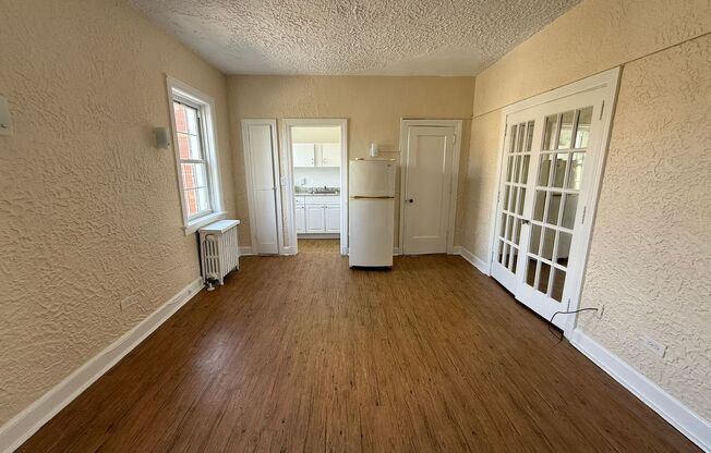 Studio, 1 bath, 308 sqft, $1,175, Unit Bayard Manor 210