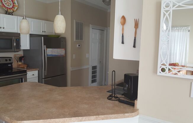 Beautifully furnished 1 bed condo in Myrtlewood community