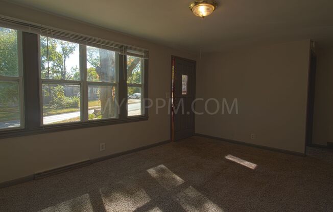 2 beds, 1 bath, 730 sqft, $900, Unit CRAWFORD 4414/A