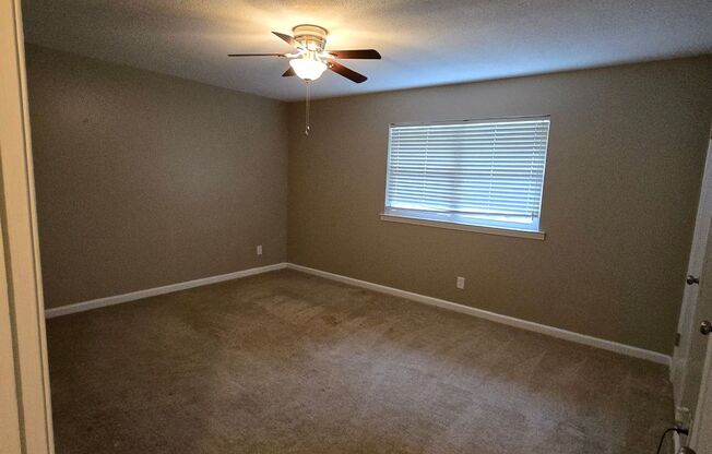 Welcome to 2104 Harbert in Memphis, TN!