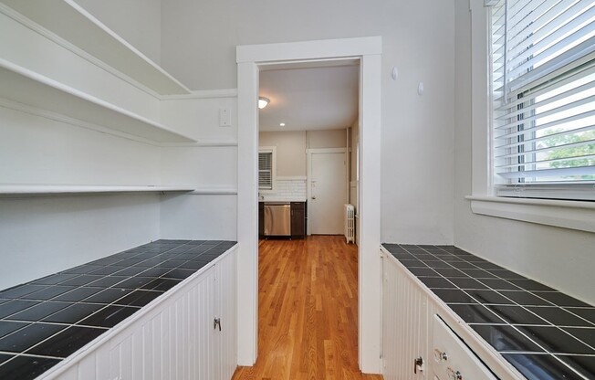 1873 HYDE PARK AVE
