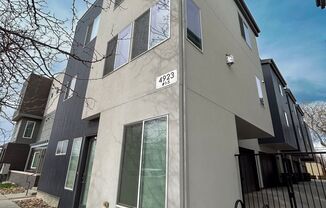 Town Home for Rent in Tennyson Neighborhood! Two blocks to Regis University!