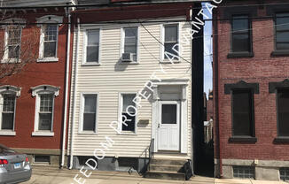 2325 SARAH ST