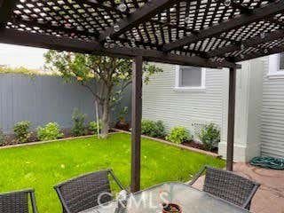 2 beds, 1 bath, 816 sqft, $3,000