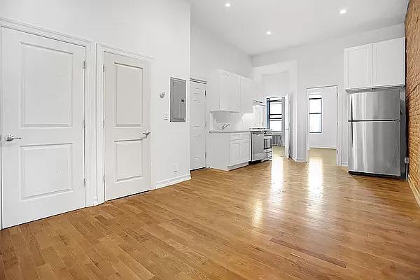151 KINGSLAND AVE