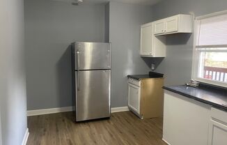 1 bed, 1 bath, 672 sqft, $800, Unit 429 HILL ST.