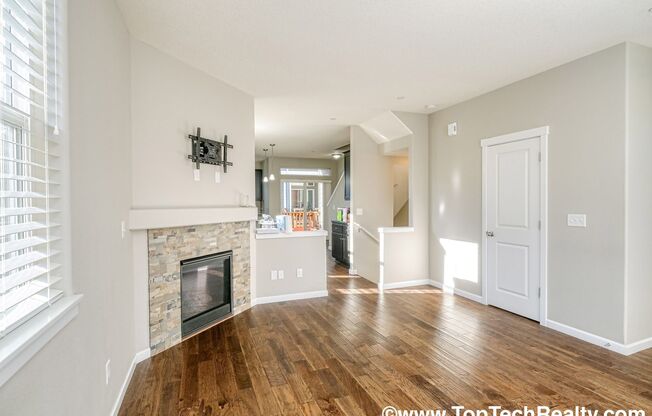 Fabulous Courtyard-Facing Corner Lot Unit | 3 BR | 2.5 BA Townhome | Across the Street from Melilah Park