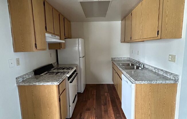 2 beds, 2 baths, 900 sqft, $2,200, Unit 73