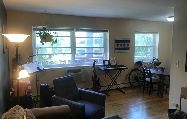 1 bed, 1 bath, $1,945, Unit 354