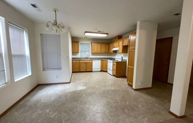 2 beds, 1 bath, 1,116 sqft, $1,450