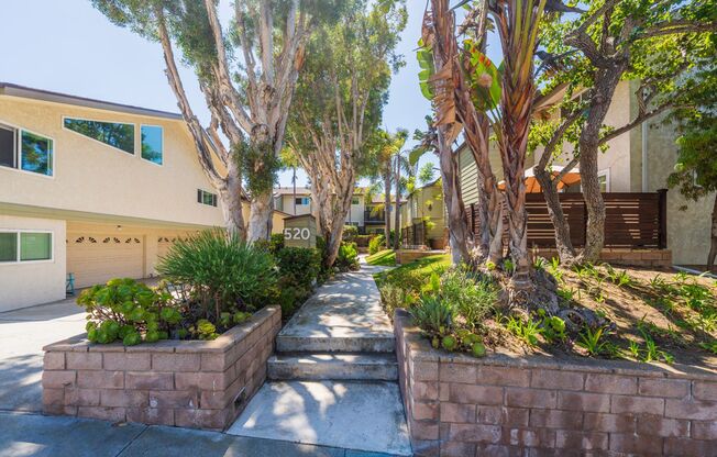 Beautiful remodeled 2 bed 2 bath townhome in South Redondo