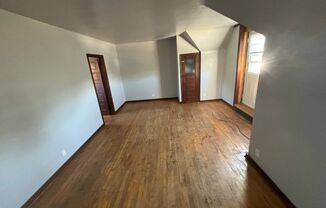 3 beds, 1.5 baths, 1,100 sqft, $1,050, Unit 405