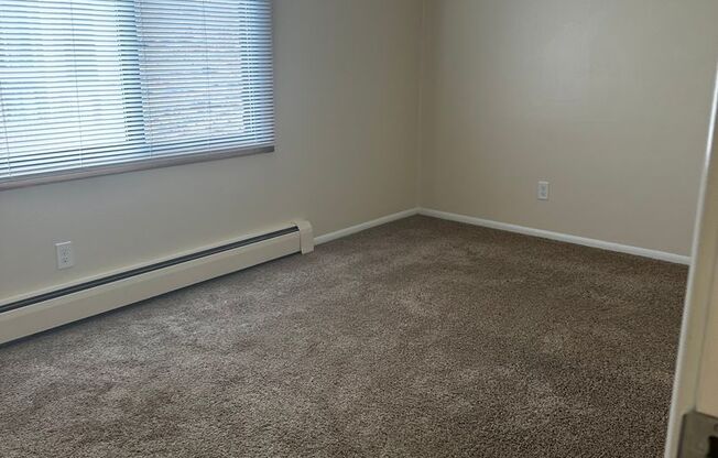 2 beds, 1 bath, 756 sqft, $1,250, Unit 822-304