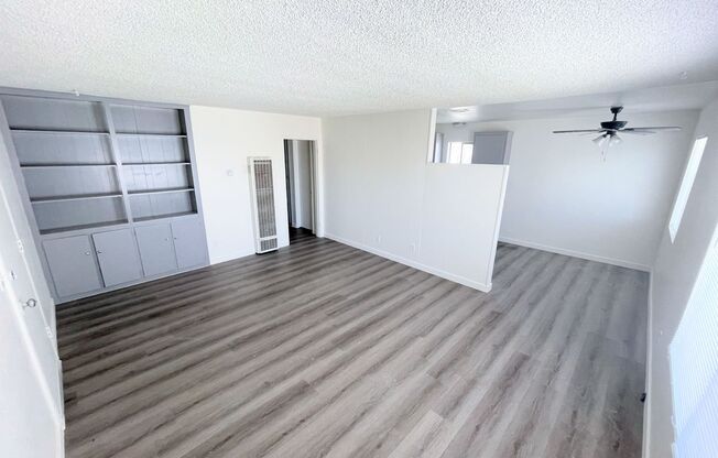 2bd/1ba with parking! Adjacent to Lawndale, Inglewood, and 15 min drive to DTLA