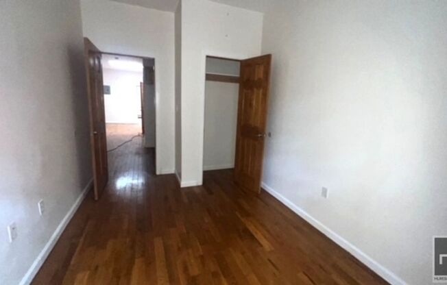 3 beds, 1 bath, $3,600, Unit 3