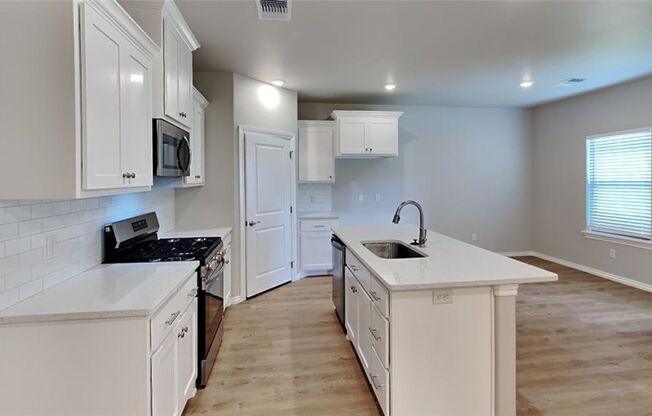 Luxury 2 Bedroom 2 Bathroom Cottage in 55+ Community (MOVE IN SPECIAL)