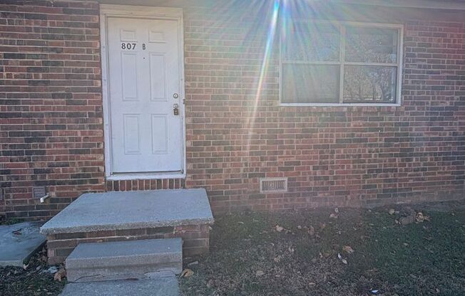 Come see this 1 bedroom 1 bathroom apartment near MSU!