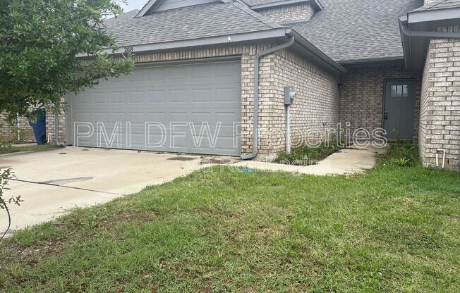 212 STONE CIR