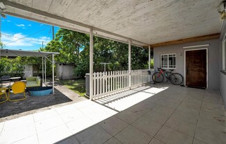 1169 SW 23 AVE