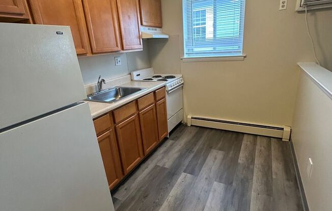 320 CHESTER PIKE