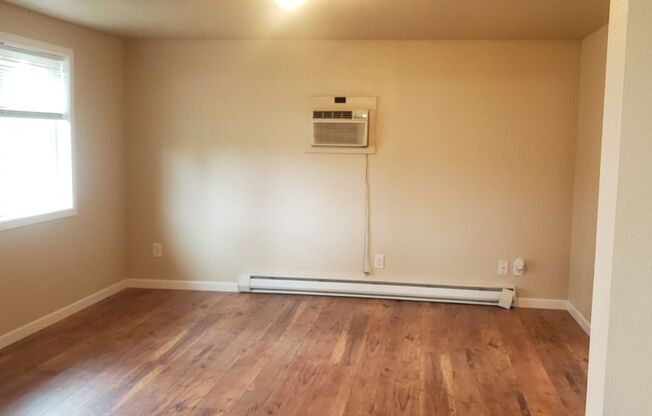 September Rent Free- 2 bedroom 1 bath Great Spokane Valley Location-Available Now