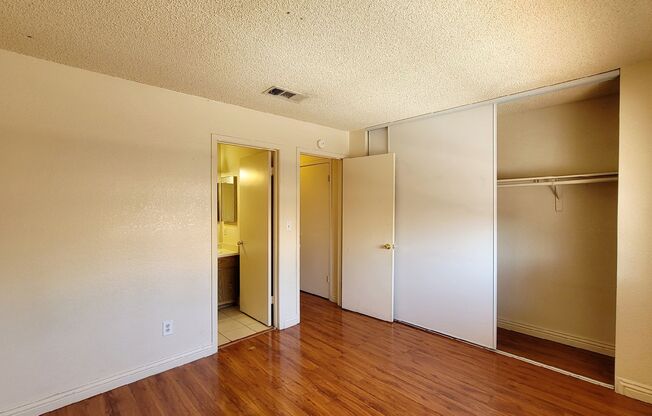 2 beds, 2 baths, $1,200, Unit # 214