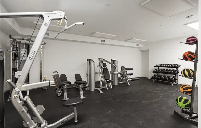 1 bed, 1 bath, $3,827, Unit PHC