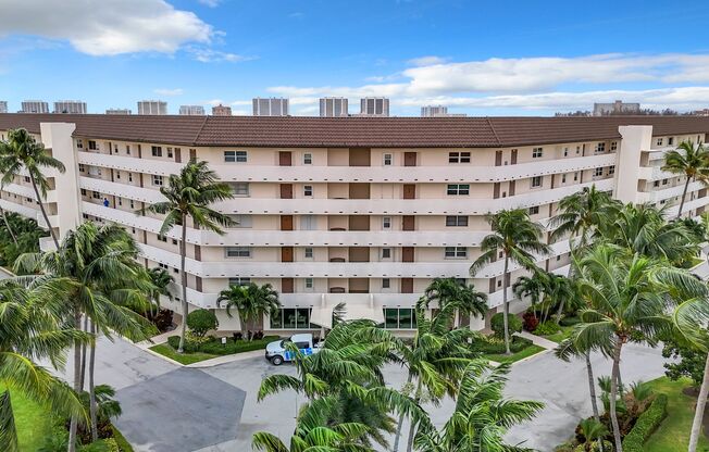 2 beds, 2 baths, $3,200, Unit UNIT 409