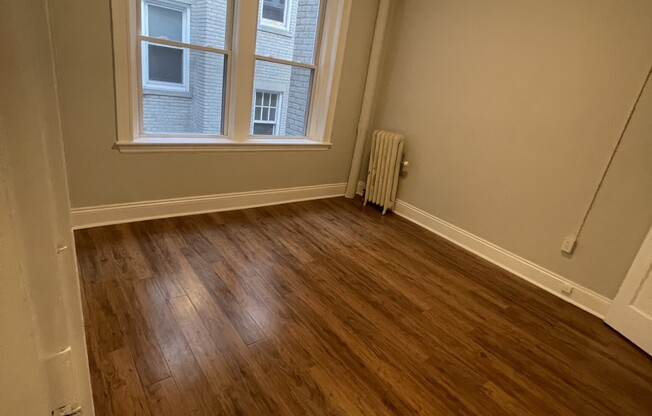 1 bed, 1 bath, $2,800, Unit 8