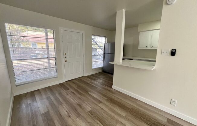 Studio, 1 bath, 400 sqft, $1,200, Unit 102