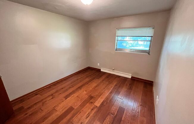 3 beds, 1 bath, $2,850