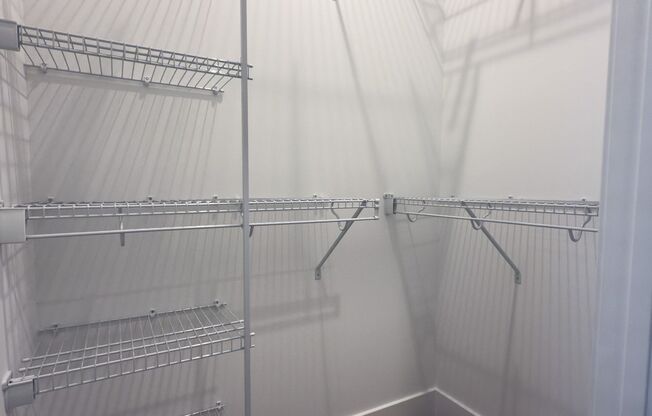 3 beds, 2 baths, 1,300 sqft, $3,399