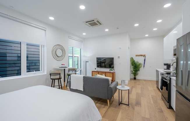 Studio, 1 bath, 450 sqft, $4,500, Unit 404FURNISHE